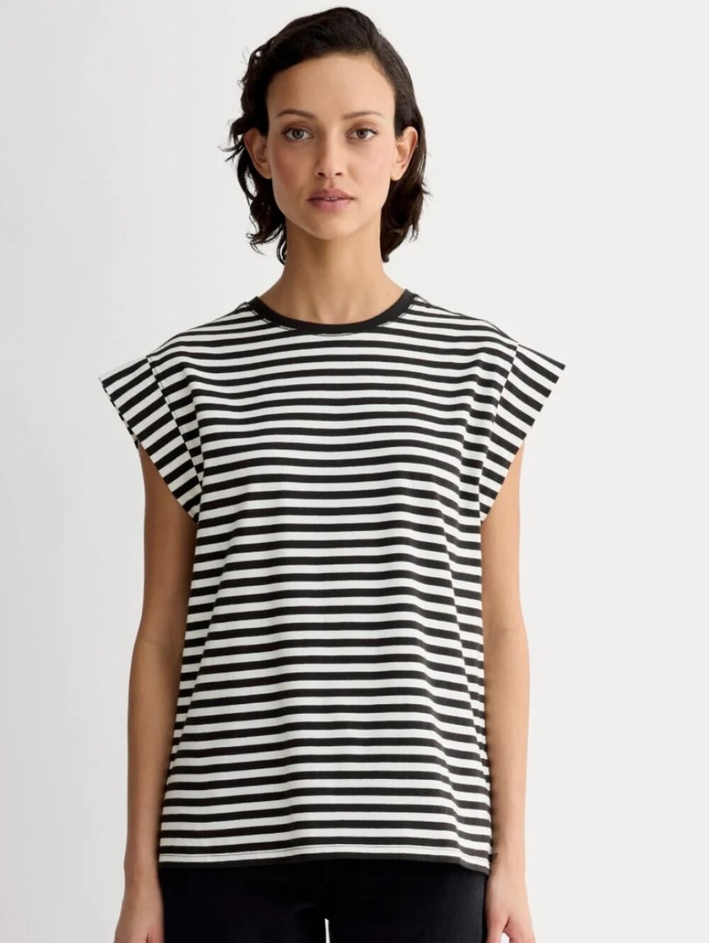 EVERLANE The Muscle Tee in Essential Cotton